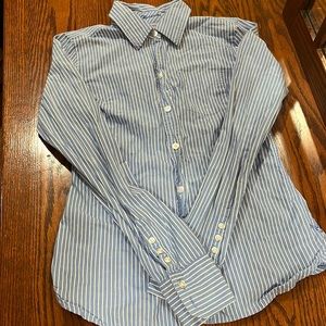 AMERICAN EAGLE BUTTON UP